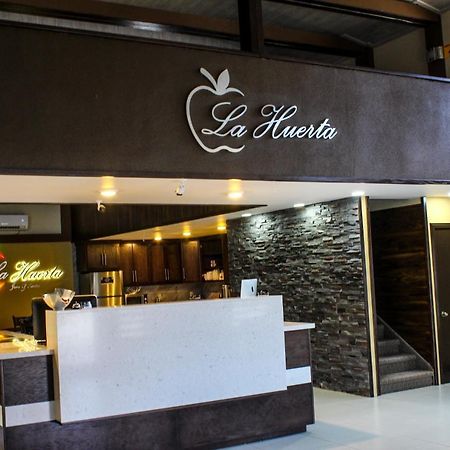La Huerta Inn & Suites Ciudad Cuauhtemoc  ภายนอก รูปภาพ