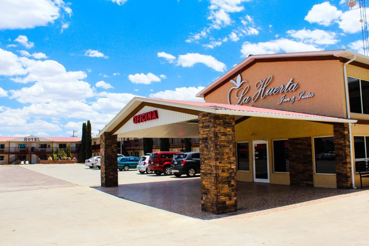 La Huerta Inn & Suites Ciudad Cuauhtemoc  ภายนอก รูปภาพ