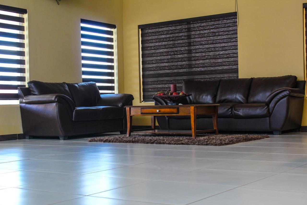 La Huerta Inn & Suites Ciudad Cuauhtemoc  ภายนอก รูปภาพ