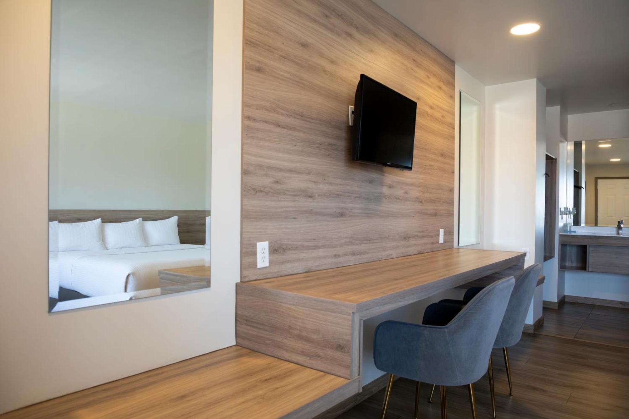 La Huerta Inn & Suites Ciudad Cuauhtemoc  ภายนอก รูปภาพ