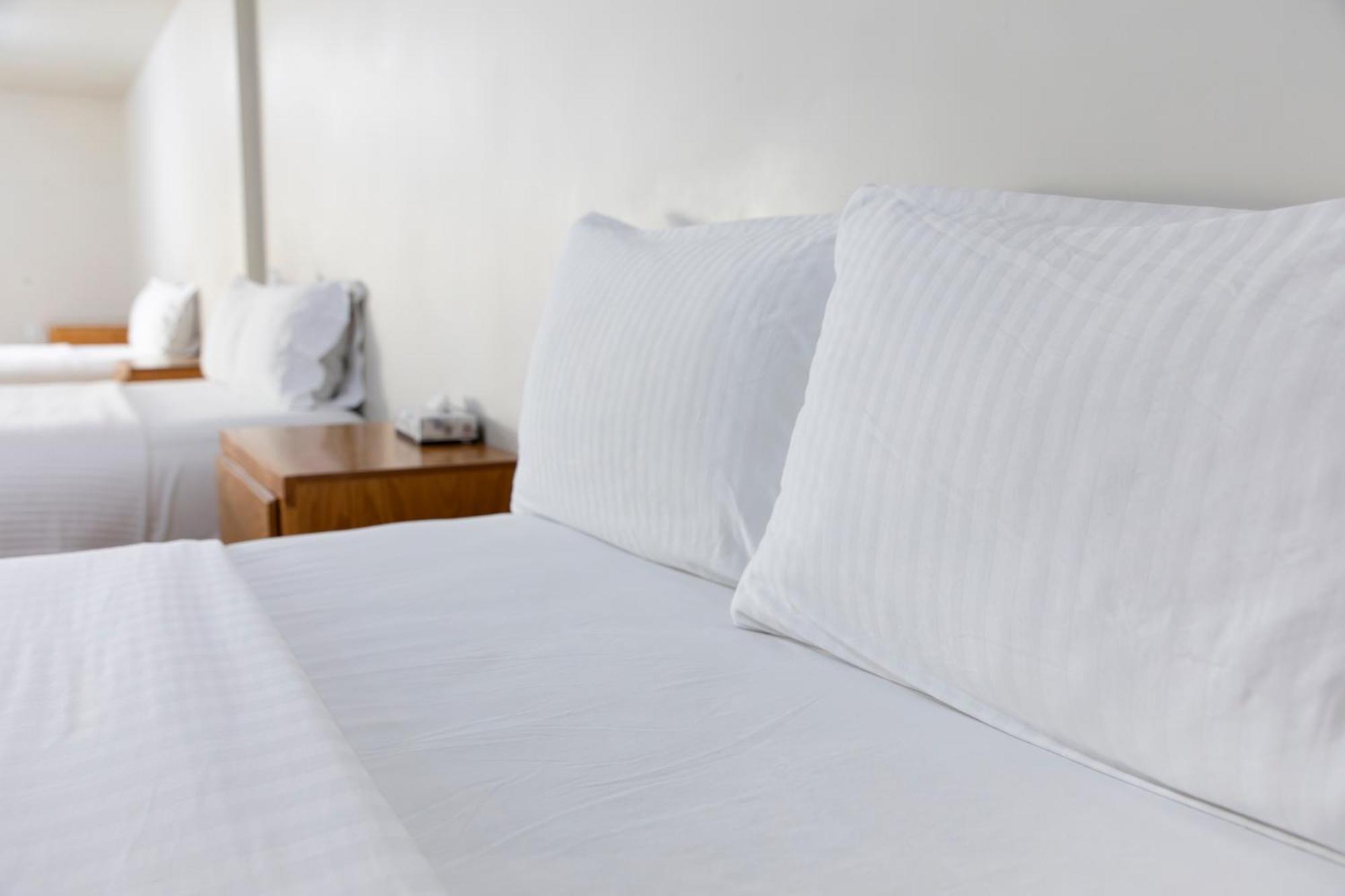 La Huerta Inn & Suites Ciudad Cuauhtemoc  ภายนอก รูปภาพ